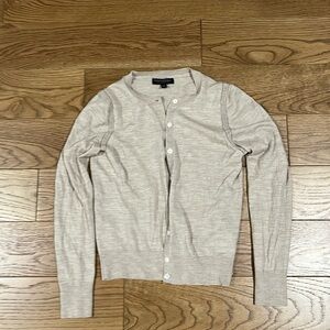 Banana Republic Women’s Tan Merino Wool Sweater Size Small